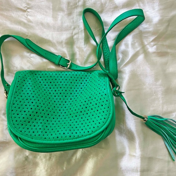 SADDLE BAG, ISAAC MIZRAHI SOFT LEATHER, SHAMROCK GREEN, SHOULDER STRAP, LINED - Picture 2 of 13